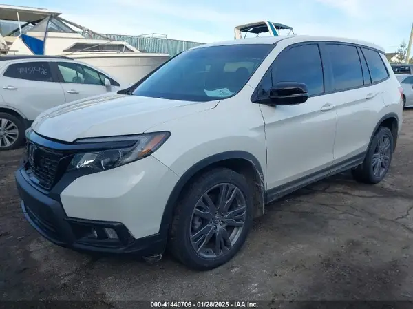 5FNYF8H5XKB008904 2019 HONDA PASSPORT - Image 2