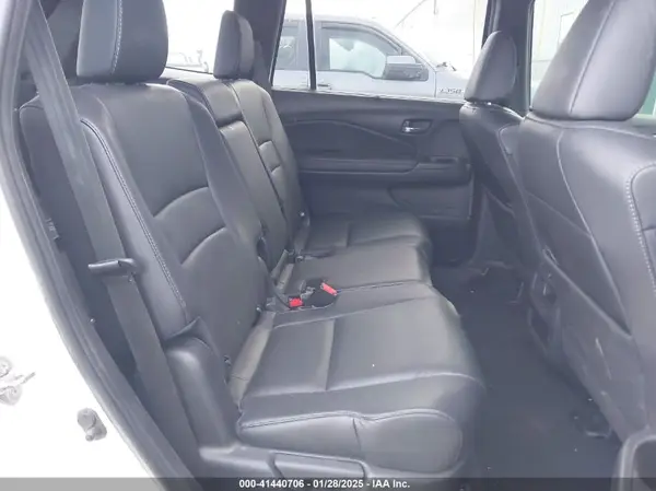 5FNYF8H5XKB008904 2019 HONDA PASSPORT - Image 8