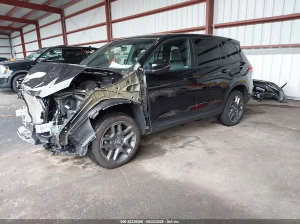 5FNYF8H5XPB021370 2023 HONDA PASSPORT - Image 2