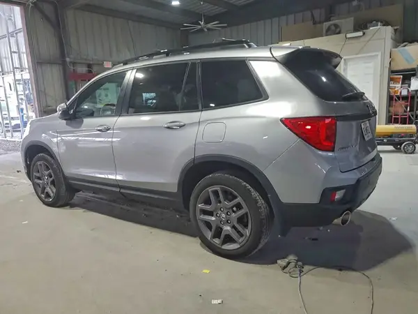 5FNYF8H5XPB038041 2023 HONDA PASSPORT - Image 2