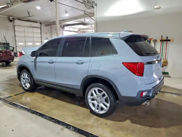 5FNYF8H5XRB010212 2024 HONDA PASSPORT - Image 2