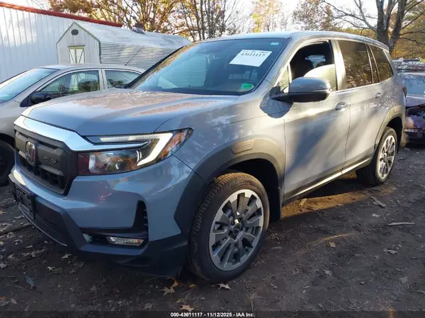 5FNYF8H5XSB007462 2025 HONDA PASSPORT - Image 2