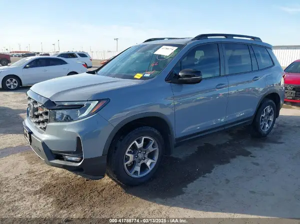 5FNYF8H60NB001408 2022 HONDA PASSPORT - Image 2