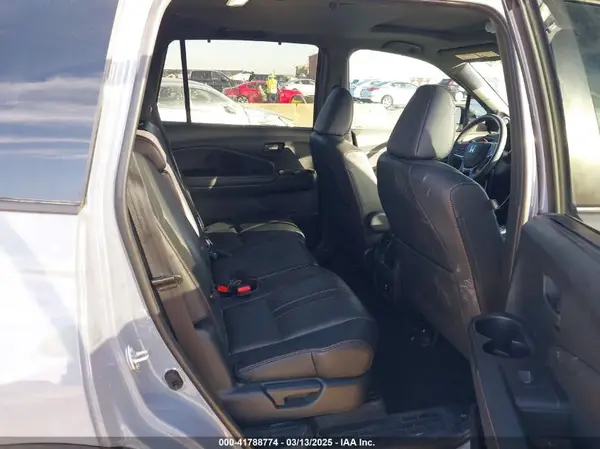 5FNYF8H60NB001408 2022 HONDA PASSPORT - Image 8