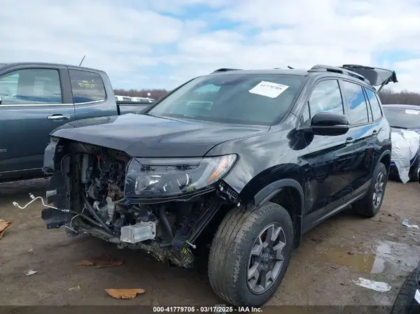 5FNYF8H60NB011632 2022 HONDA PASSPORT - Image 2