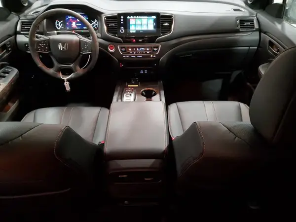 5FNYF8H60SB006135 2025 HONDA PASSPORT - Image 8