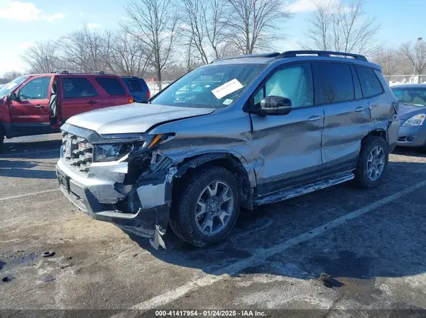 5FNYF8H61NB000381 2022 HONDA PASSPORT - Image 2