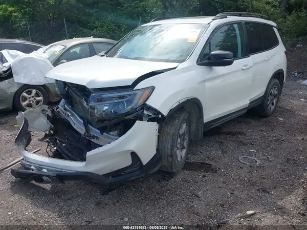 5FNYF8H61NB017374 2022 HONDA PASSPORT - Image 2