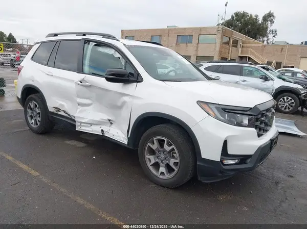 5FNYF8H61PB040494 2023 HONDA PASSPORT - Image 1