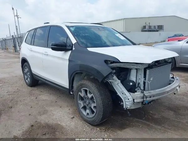 5FNYF8H62PB024269 2023 HONDA PASSPORT - Image 1