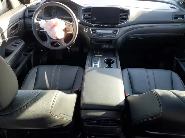 5FNYF8H62RB004333 2024 HONDA PASSPORT - Image 8