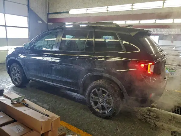 5FNYF8H62RB021908 2024 HONDA PASSPORT - Image 2