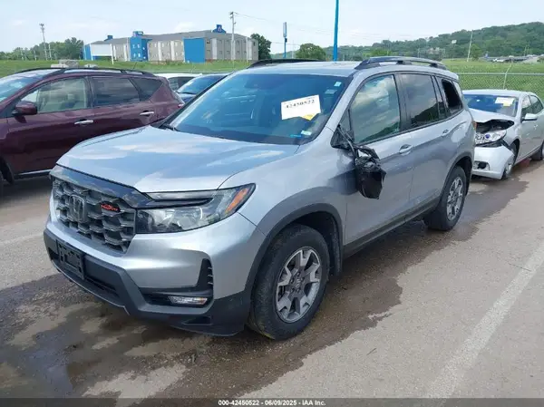 5FNYF8H63NB004805 2022 HONDA PASSPORT - Image 2