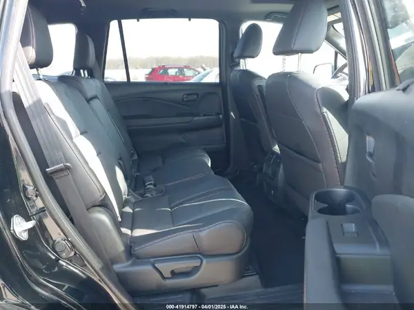 5FNYF8H63NB015562 2022 HONDA PASSPORT - Image 8