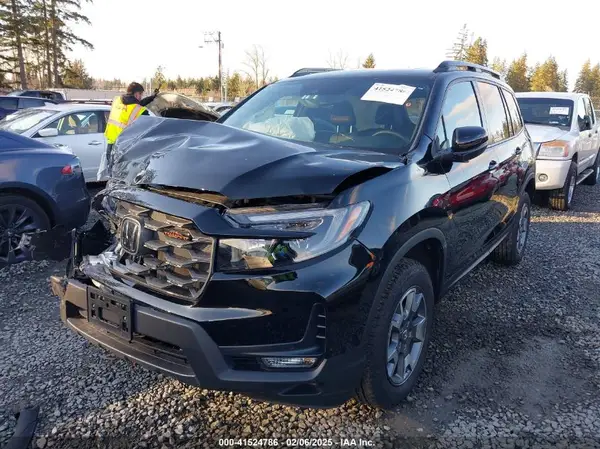 5FNYF8H63NB019207 2022 HONDA PASSPORT - Image 2