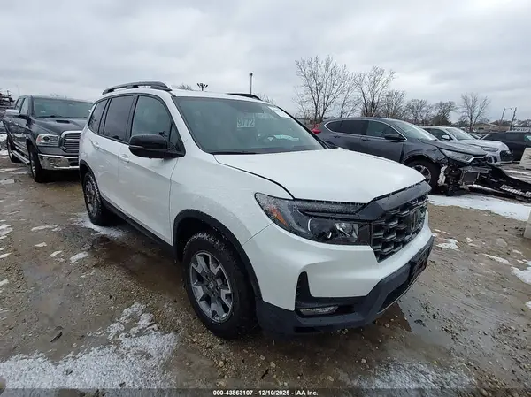 5FNYF8H63PB010039 2023 HONDA PASSPORT - Image 1