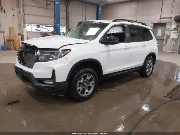 5FNYF8H64NB002982 2022 HONDA PASSPORT - Image 2