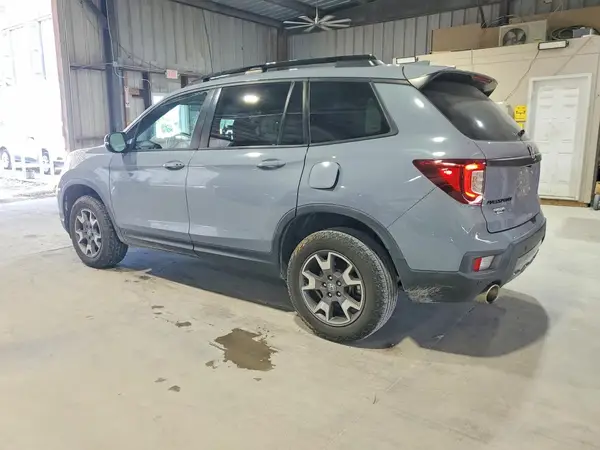 5FNYF8H65NB010976 2022 HONDA PASSPORT - Image 2