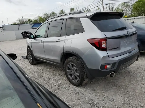 5FNYF8H65RB001572 2024 HONDA PASSPORT - Image 2