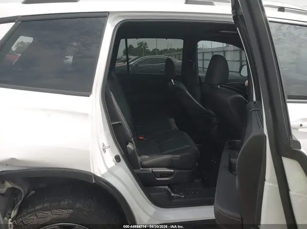 5FNYF8H65RB003760 2024 HONDA PASSPORT - Image 8