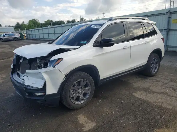 5FNYF8H65RB003953 2024 HONDA PASSPORT - Image 1