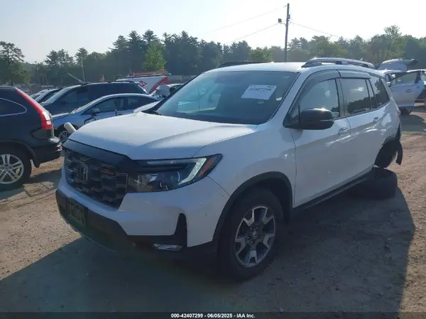 5FNYF8H66PB004297 2023 HONDA PASSPORT - Image 2