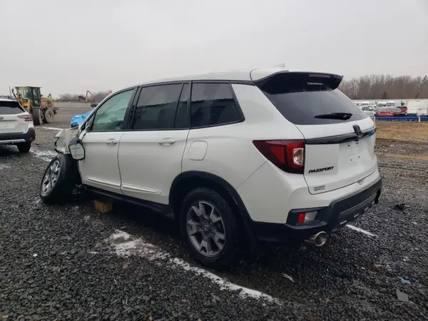 5FNYF8H67NB017914 2022 HONDA PASSPORT - Image 2