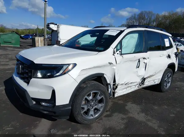 5FNYF8H68PB043098 2023 HONDA PASSPORT - Image 2