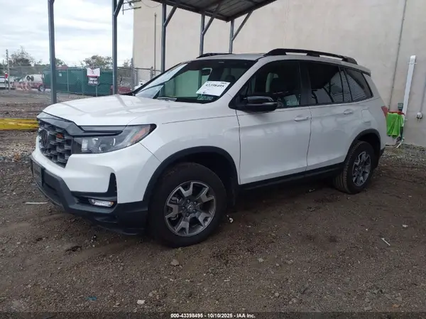 5FNYF8H68PB043229 2023 HONDA PASSPORT - Image 2