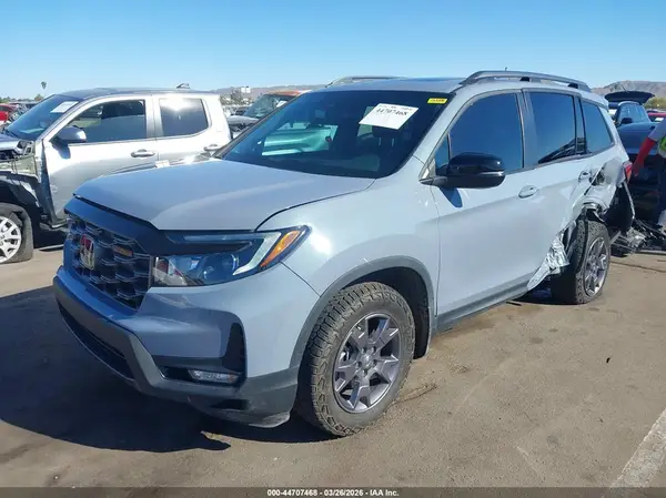 5FNYF8H68RB005289 2024 HONDA PASSPORT - Image 2