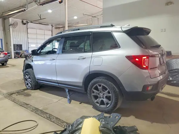 5FNYF8H69RB004572 2024 HONDA PASSPORT - Image 2