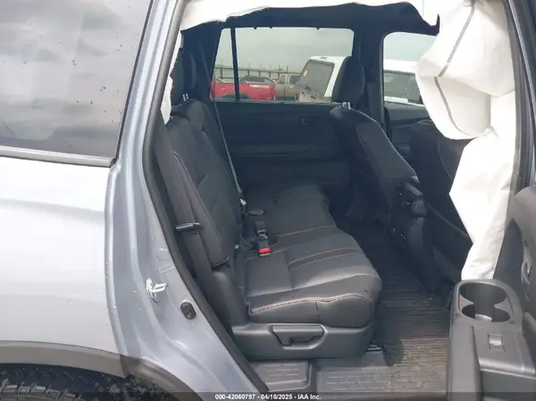 5FNYF8H69SB012063 2025 HONDA PASSPORT - Image 8