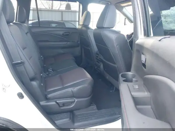 5FNYF8H80RB000072 2024 HONDA PASSPORT - Image 8