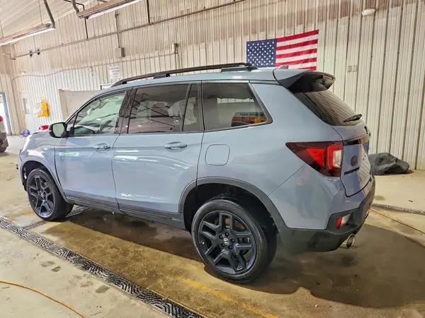 5FNYF8H80RB000332 2024 HONDA PASSPORT - Image 2