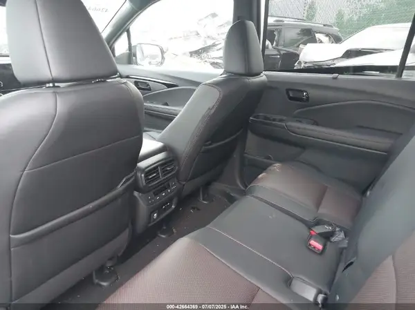 5FNYF8H81SB005738 2025 HONDA PASSPORT - Image 8