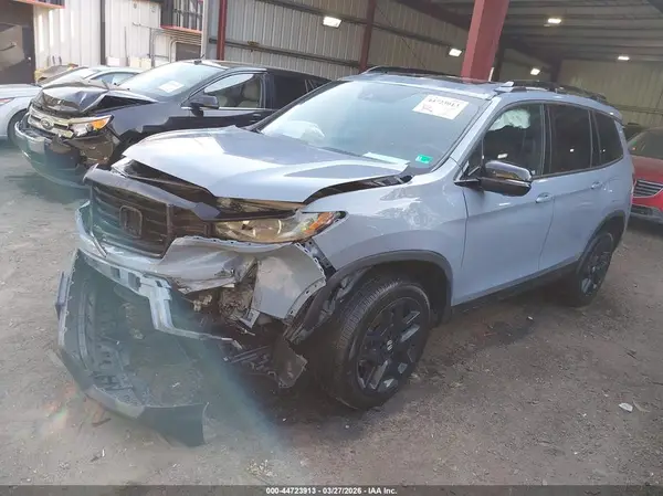 5FNYF8H82RB001756 2024 HONDA PASSPORT - Image 2