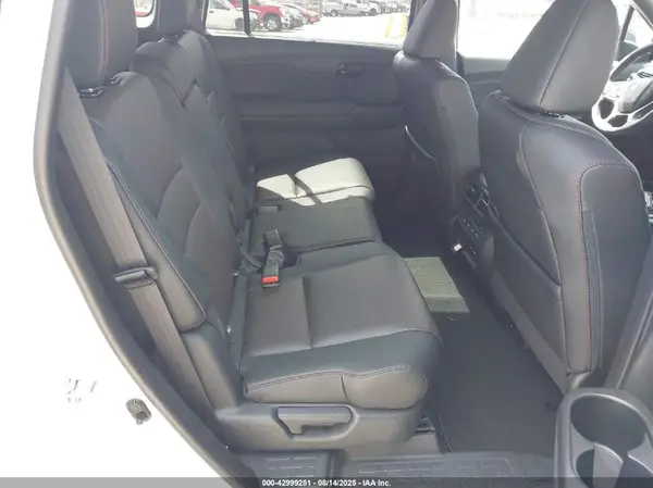5FNYF8H84SB006012 2025 HONDA PASSPORT - Image 8