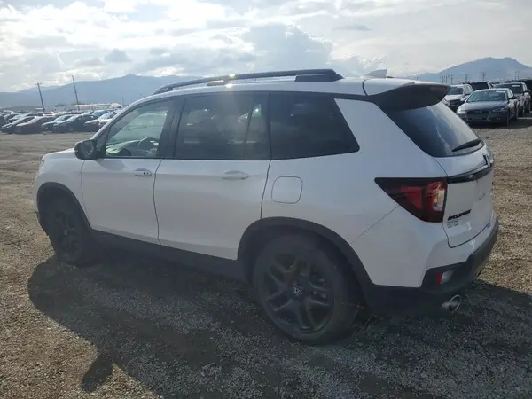 5FNYF8H85RB015909 2024 HONDA PASSPORT - Image 2