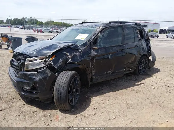 5FNYF8H86RB002652 2024 HONDA PASSPORT - Image 2
