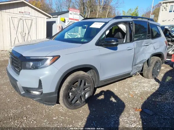 5FNYF8H87SB006618 2025 HONDA PASSPORT - Image 2