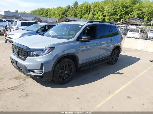 5FNYF8H88RB009764 2024 HONDA PASSPORT - Image 2