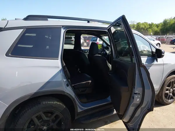 5FNYF8H88RB009764 2024 HONDA PASSPORT - Image 8