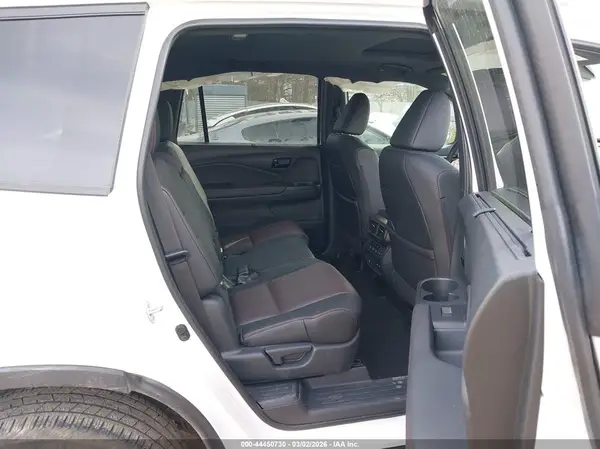 5FNYF8H89RB000376 2024 HONDA PASSPORT - Image 8