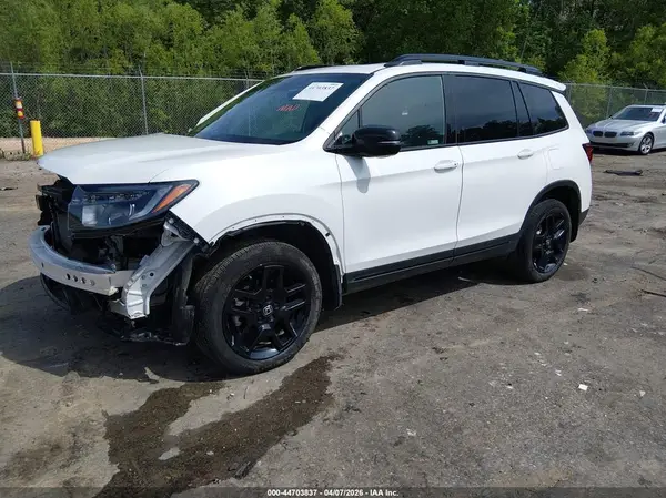 5FNYF8H89RB005352 2024 HONDA PASSPORT - Image 2