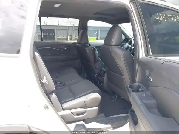 5FNYF8H90KB002211 2019 HONDA PASSPORT - Image 8