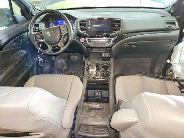 5FNYF8H90LB015557 2020 HONDA PASSPORT - Image 8