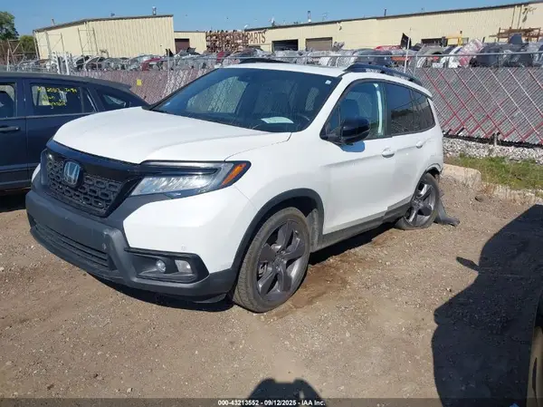 5FNYF8H91MB005668 2021 HONDA PASSPORT - Image 2