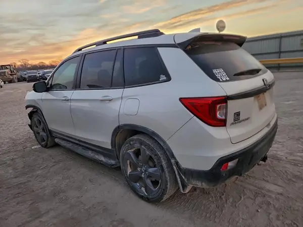 5FNYF8H92KB005479 2019 HONDA PASSPORT - Image 2