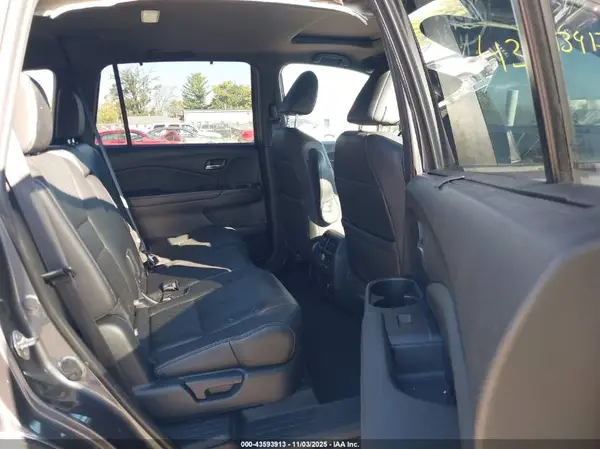 5FNYF8H93KB022159 2019 HONDA PASSPORT - Image 8