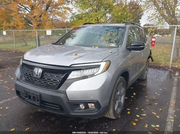 5FNYF8H99KB011697 2019 HONDA PASSPORT - Image 2